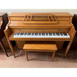 Kawai 602M Vertical Piano - Satin Oak