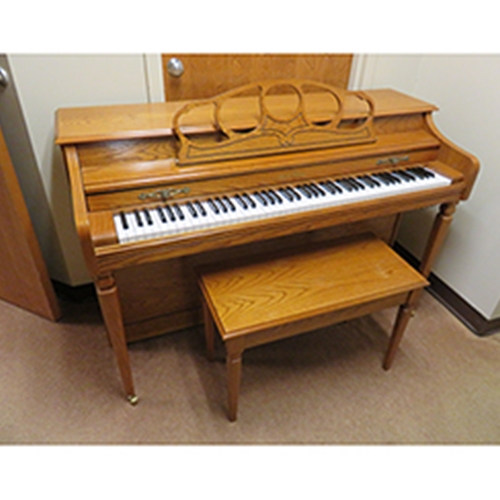 WURLITZER 1175A 2000 36" Spinet Oak